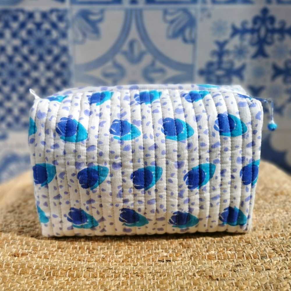 The Tulip Cotton Quilted Wash Bag The Tulip Cotton Quilted Wash Bag