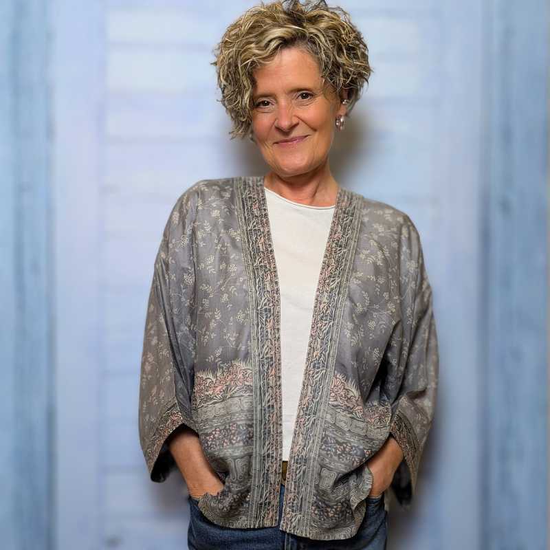 vintage silk jacket no 26